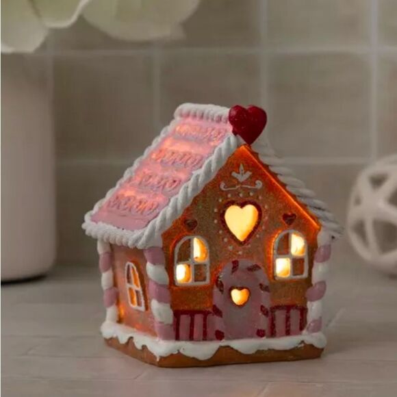 💕🏠 Valentine Gingerbread House - Picture 1 of 4